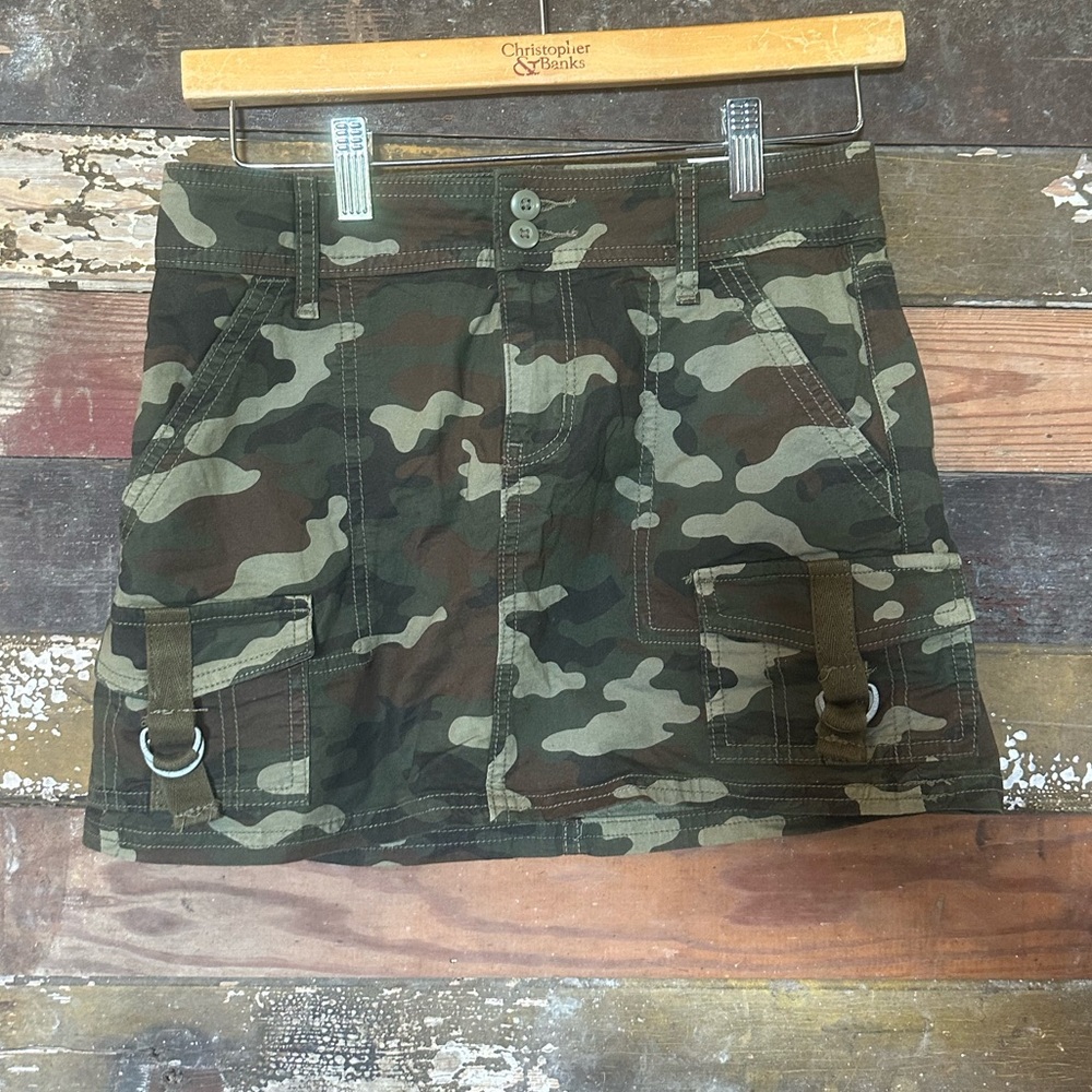 NWT American Eagle Outfitters Camo Low Rise Mini Skirt - Women’s Size 00
